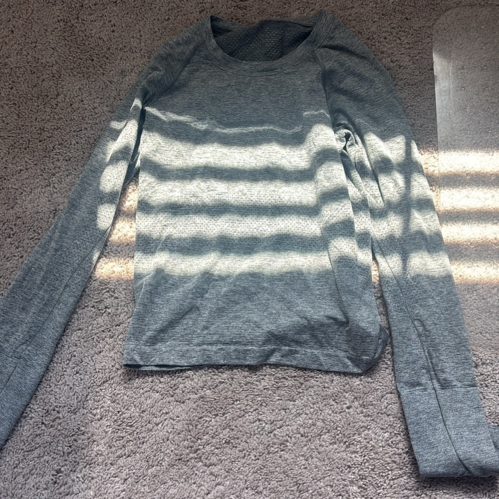 Grey Lulu Long-sleeve! - Picture 4 of 4